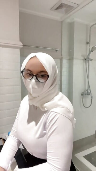 A Girl Who Has A Crush On Her Boyfriend Before Getting Married,Biancaid