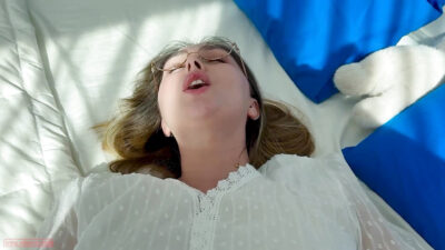 Stepson fucks sad stepmother (>_<) FREE PORN