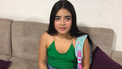 The boss offers his maid money to undress | PORNHUB