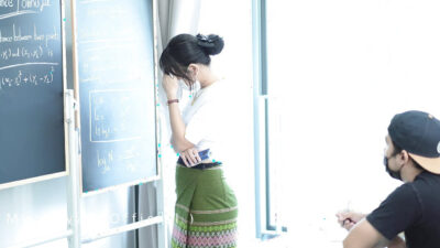 Guru Cantik Suka Berhubungan Seks Romantis dengan Murid Nakalnya